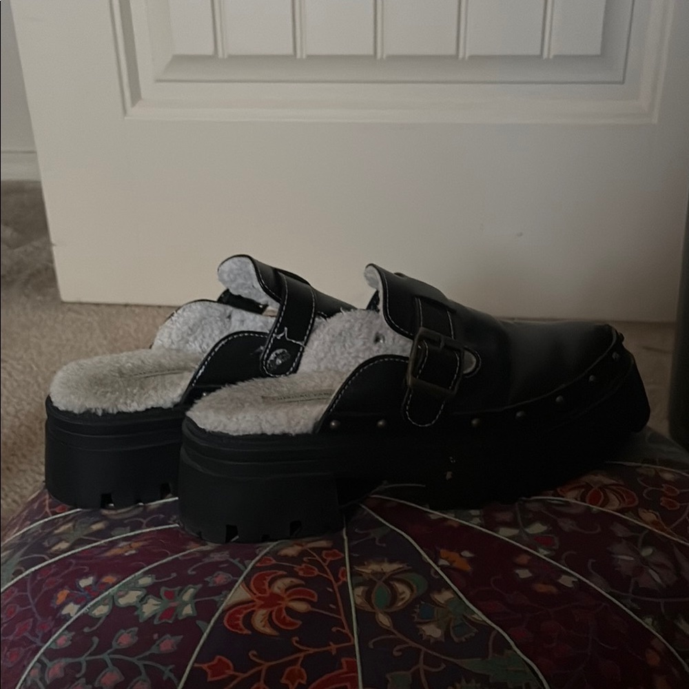 American Eagle Outfitters Black Slip-On Shoes